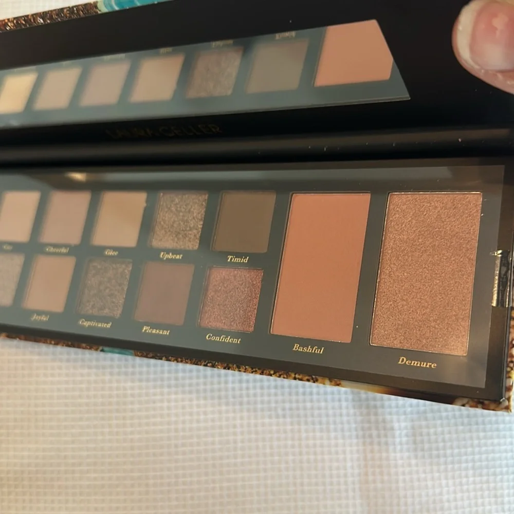 LAURA GELLER Essentials Blushing & Blissful 12 Eyeshadows New